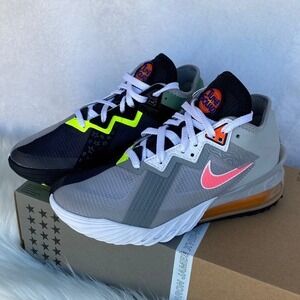 NIKE x LEBRON 18 - Space Jam LTD ED Tune Squad! - Lt Smoke Gray /Sunset Pulse
